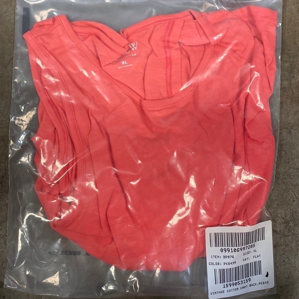 J Crew Vintage cotton knot-back tank top
Item BP076 - Picture 3 of 4